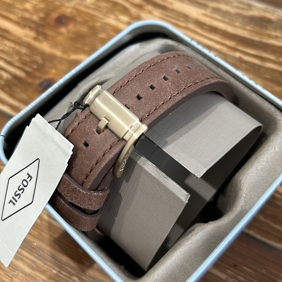 Fossil men’s leather watch green dial - Picture 3 of 4